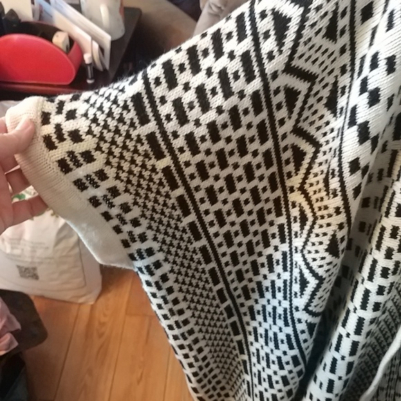 10/$10   Bluenotes Wool Black & White Open Front Sweater M/L - Picture 3 of 5